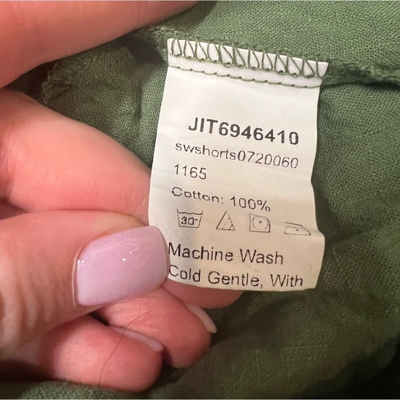 Belted Green Cotton shorts Size Large - Picture 6 of 6